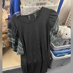 Ann Taylor embroidered sleeve dress L // 121911